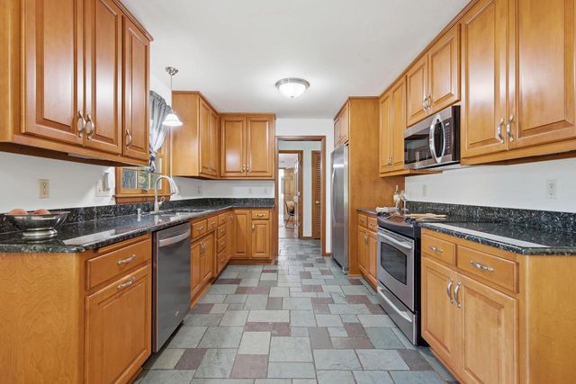 788 FIELDCREST DRIVE, Neenah, WI 54956