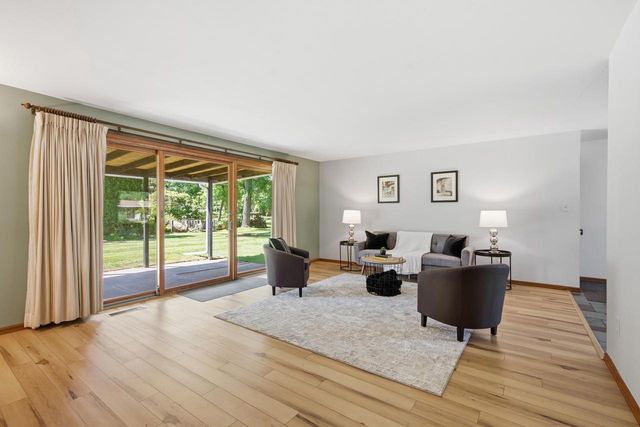 788 FIELDCREST DRIVE, Neenah, WI 54956