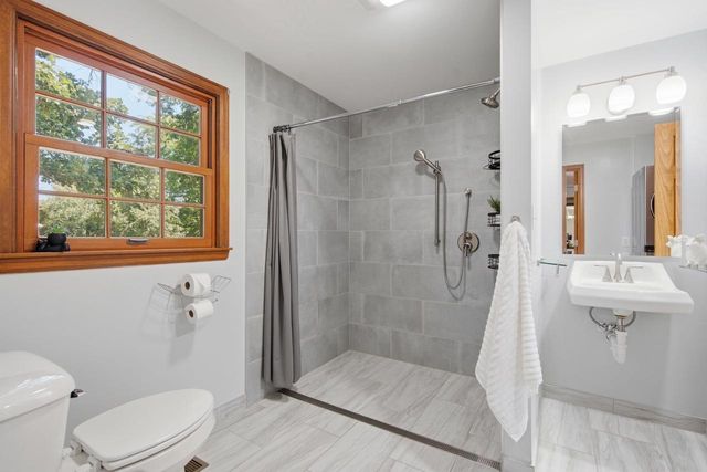 788 FIELDCREST DRIVE, Neenah, WI 54956