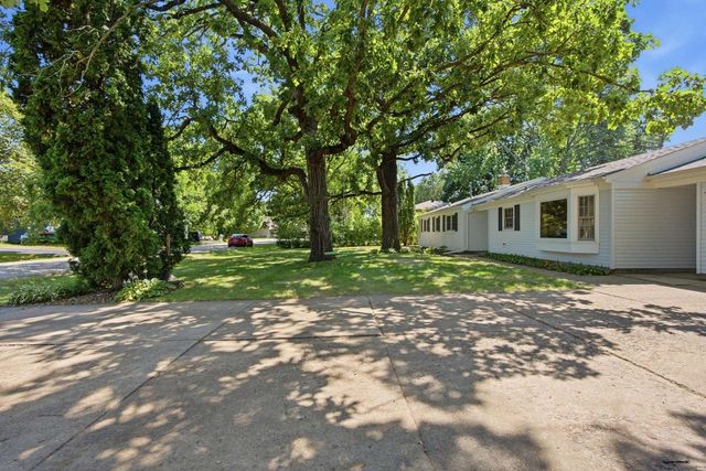 788 FIELDCREST DRIVE, Neenah, WI 54956