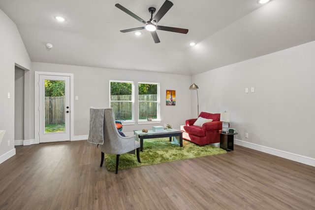 407 Frank Street, Terrell, TX 75160