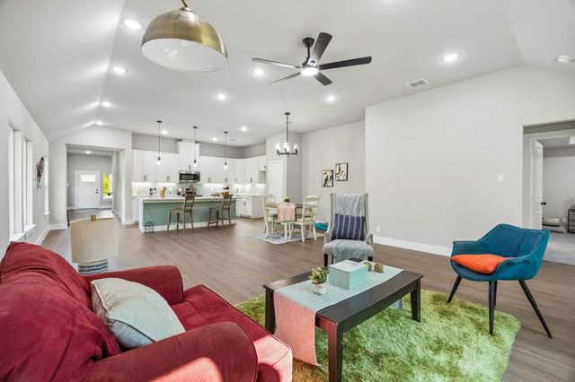407 Frank Street, Terrell, TX 75160