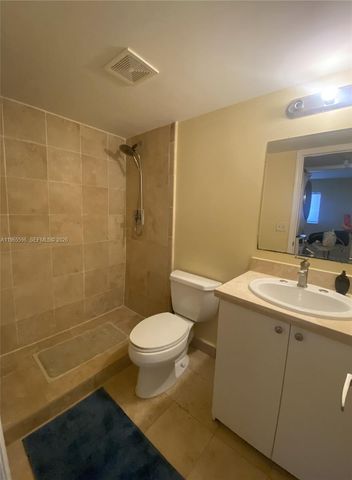 840 Pine Dr 204, Pompano Beach, FL 33060