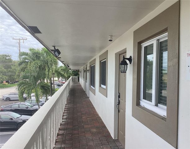 840 Pine Dr 204, Pompano Beach, FL 33060