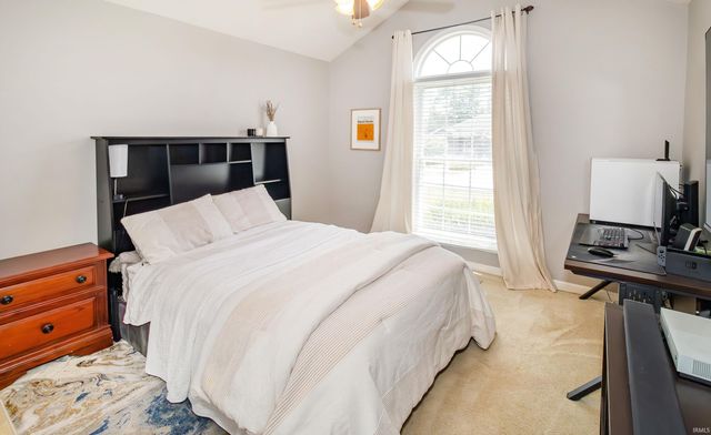 2742 Charlestown Court, Evansville, IN 47725
