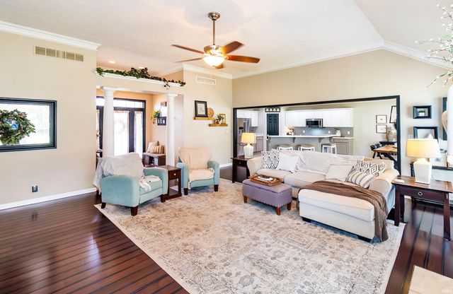 2742 Charlestown Court, Evansville, IN 47725