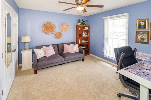 2742 Charlestown Court, Evansville, IN 47725