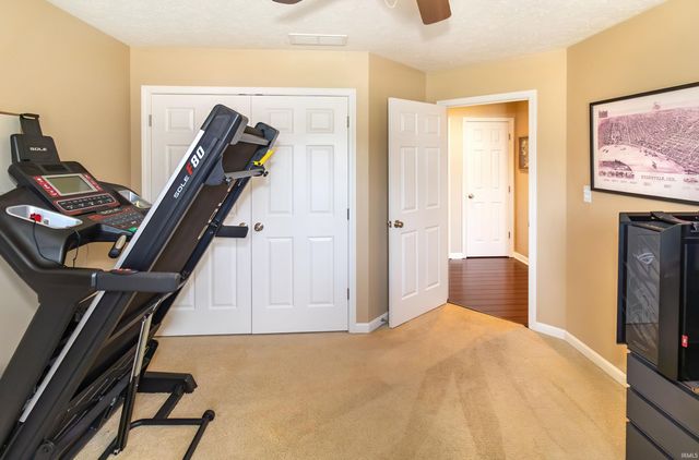 2742 Charlestown Court, Evansville, IN 47725