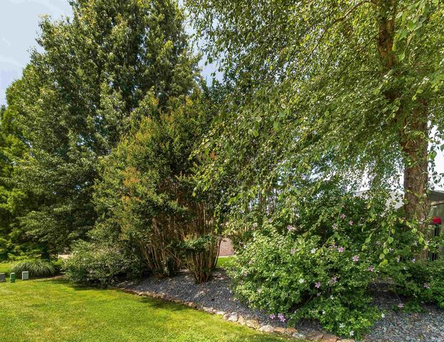 2742 Charlestown Court, Evansville, IN 47725