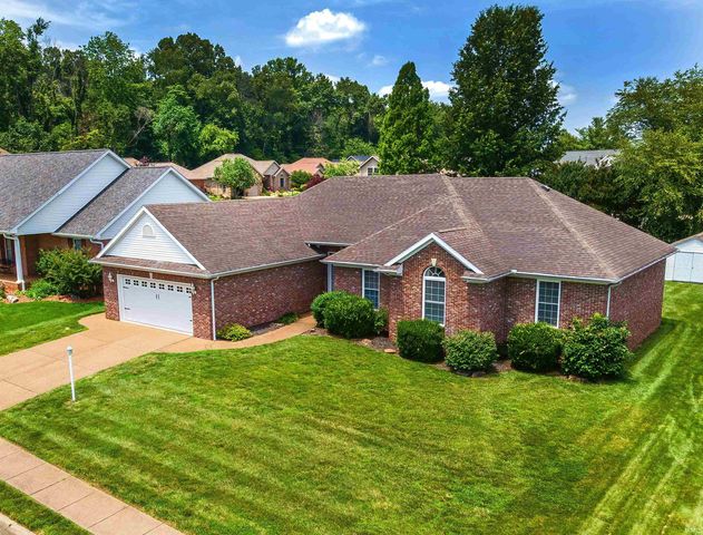 2742 Charlestown Court, Evansville, IN 47725
