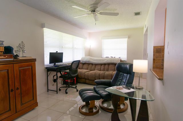 715 SW 18TH Street, Boynton Beach, FL 33426