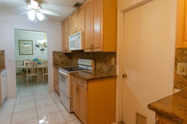 715 SW 18TH Street, Boynton Beach, FL 33426