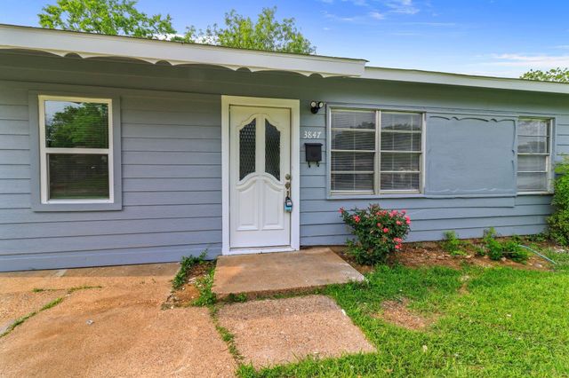 3847 Castle Hills Drive, Dallas, TX 75241