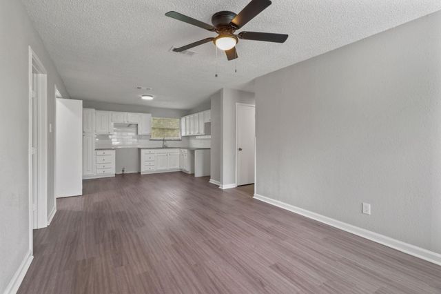 3847 Castle Hills Drive, Dallas, TX 75241