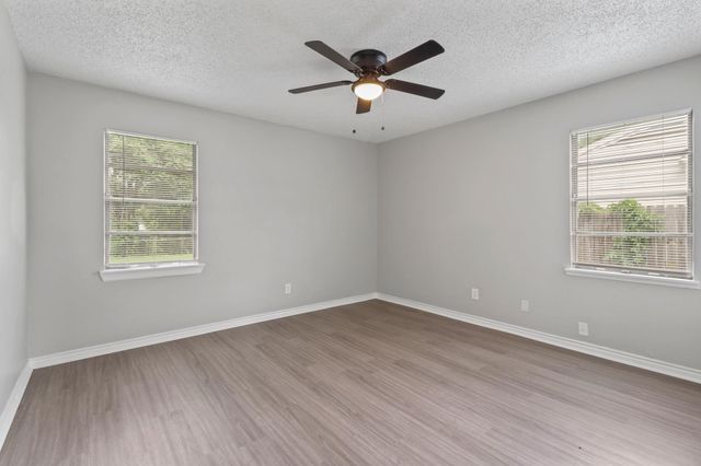 3847 Castle Hills Drive, Dallas, TX 75241