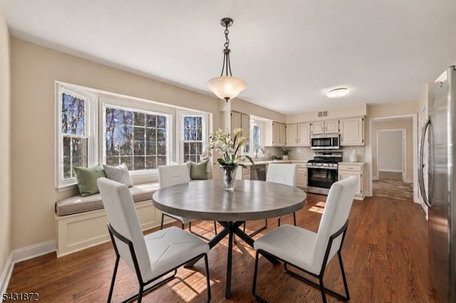 50 Pinewood Cres, Berkeley Heights Twp., NJ 07922