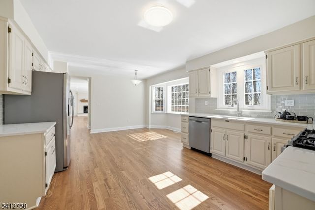 50 Pinewood Cres, Berkeley Heights Twp., NJ 07922