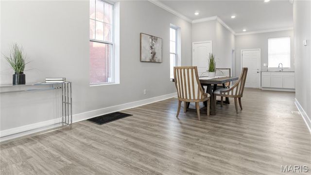 1239 Clara Avenue, St Louis, MO 63112