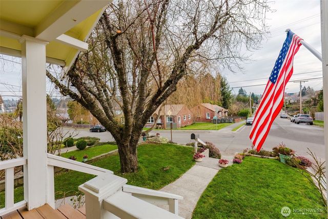 1561 High Avenue, Bremerton, WA 98337