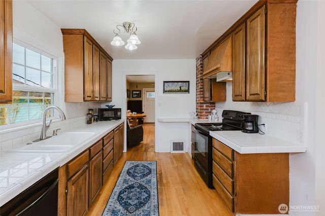 1561 High Avenue, Bremerton, WA 98337