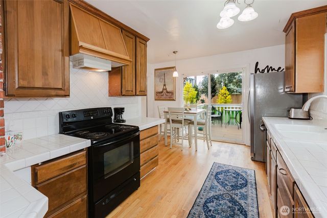 1561 High Avenue, Bremerton, WA 98337