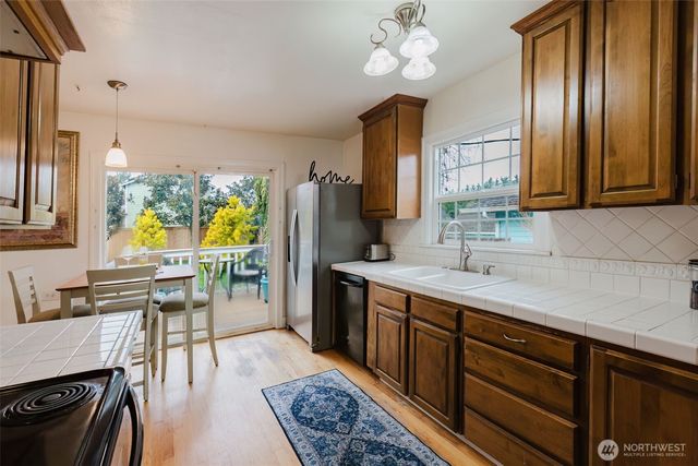 1561 High Avenue, Bremerton, WA 98337