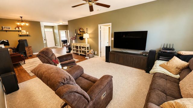 1360 Mackinaw Place, Schererville, IN 46375