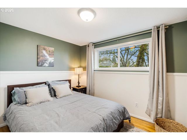 6935 Sw TAYLORS FERRY Rd, Portland, OR 97223