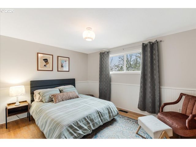 6935 Sw TAYLORS FERRY Rd, Portland, OR 97223