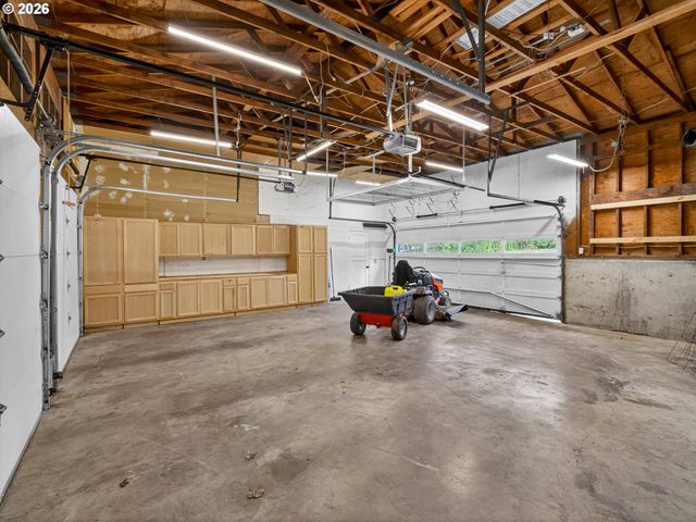 6935 Sw TAYLORS FERRY Rd, Portland, OR 97223