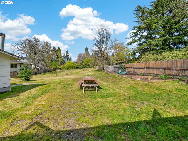 6935 Sw TAYLORS FERRY Rd, Portland, OR 97223