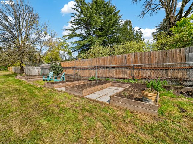 6935 Sw TAYLORS FERRY Rd, Portland, OR 97223