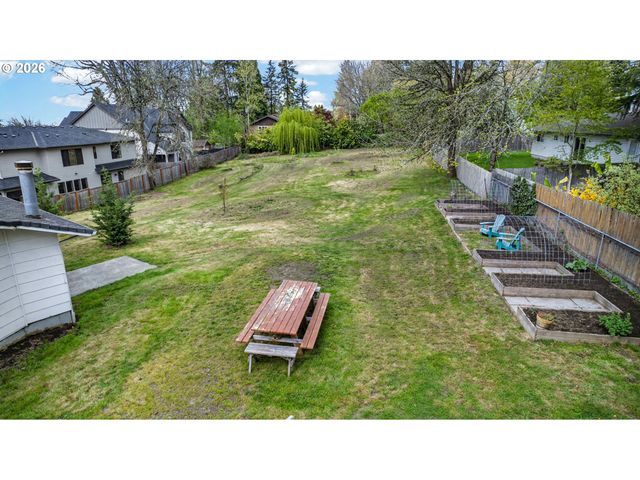 6935 Sw TAYLORS FERRY Rd, Portland, OR 97223