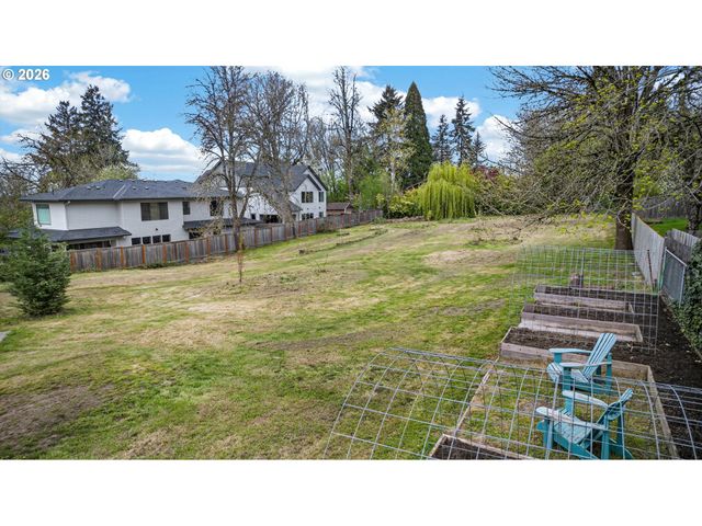 6935 Sw TAYLORS FERRY Rd, Portland, OR 97223