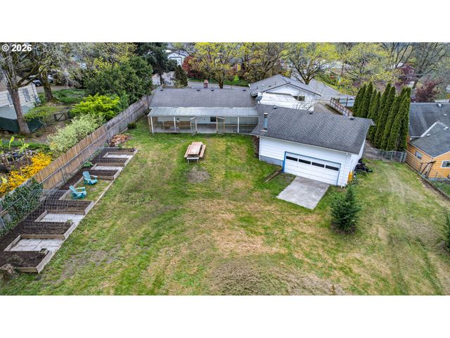 6935 Sw TAYLORS FERRY Rd, Portland, OR 97223