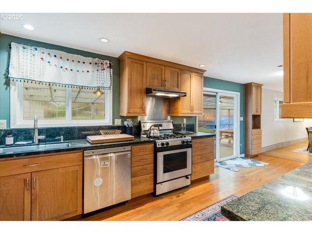 6935 Sw TAYLORS FERRY Rd, Portland, OR 97223