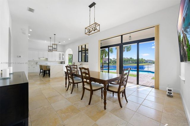 8162 Canopy Ter, Parkland, FL 33076