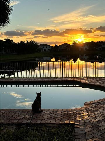 8162 Canopy Ter, Parkland, FL 33076