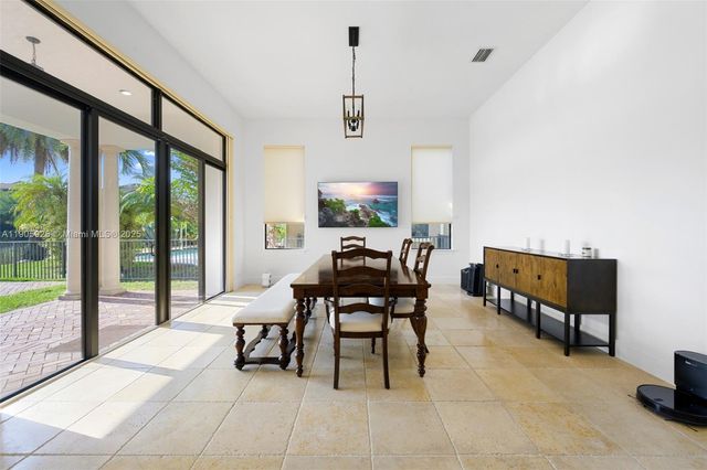 8162 Canopy Ter, Parkland, FL 33076