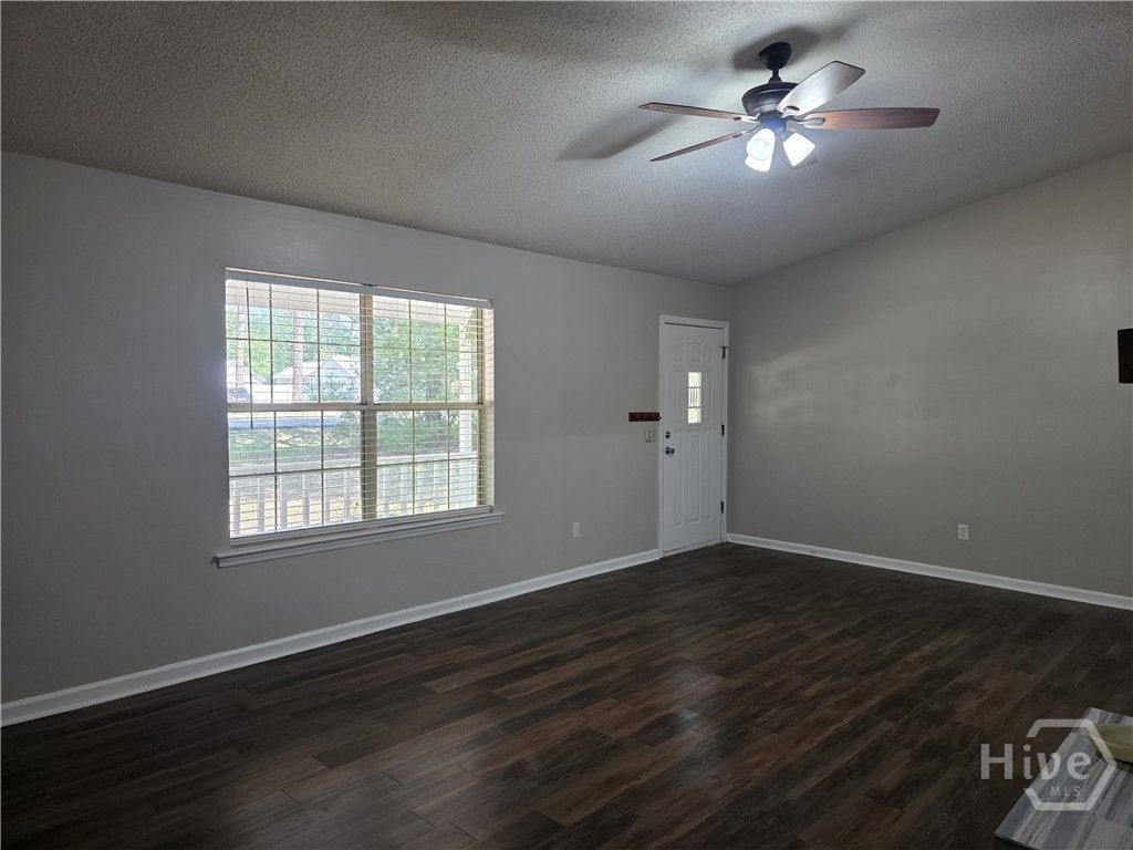 Image 5 of property listing at 622 Plantation Drive, Rincon, GA 31326