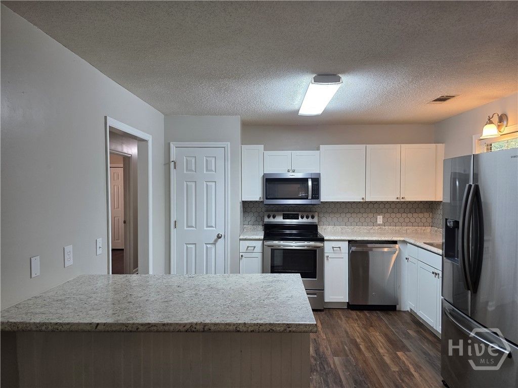 Image 6 of property listing at 622 Plantation Drive, Rincon, GA 31326