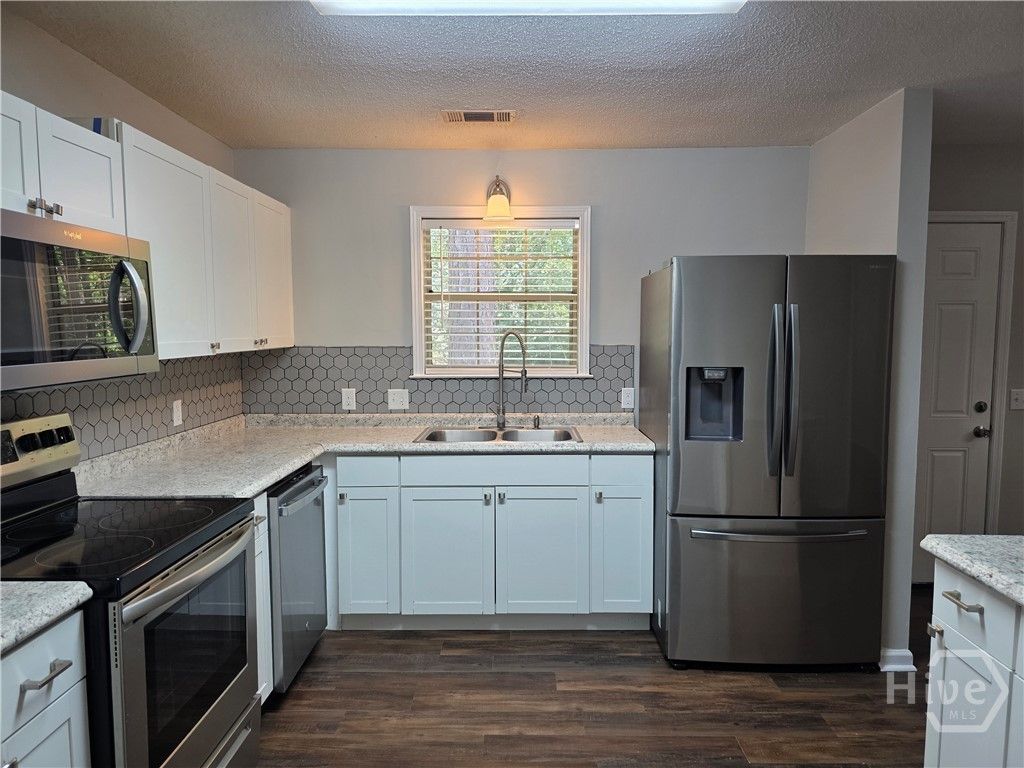 Image 7 of property listing at 622 Plantation Drive, Rincon, GA 31326