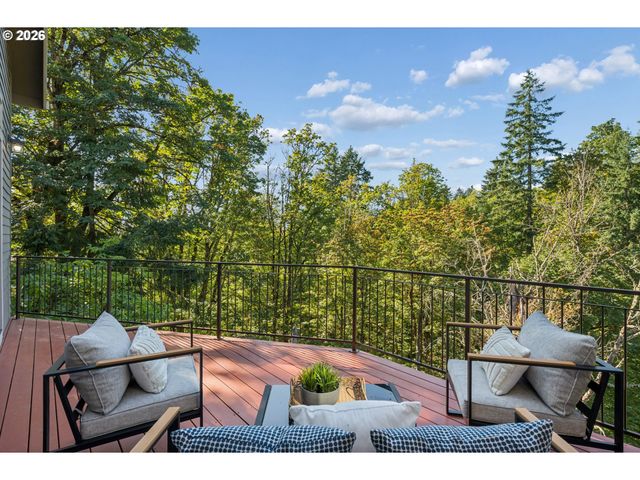 9723 Nw HENRY Ct, Portland, OR 97229