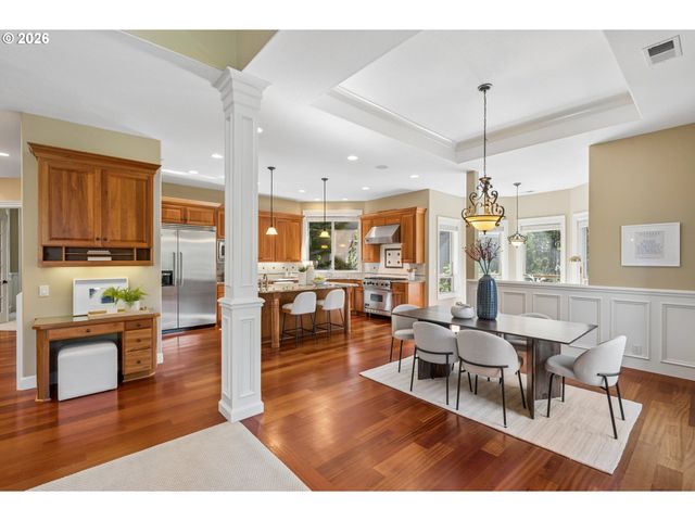 9723 Nw HENRY Ct, Portland, OR 97229