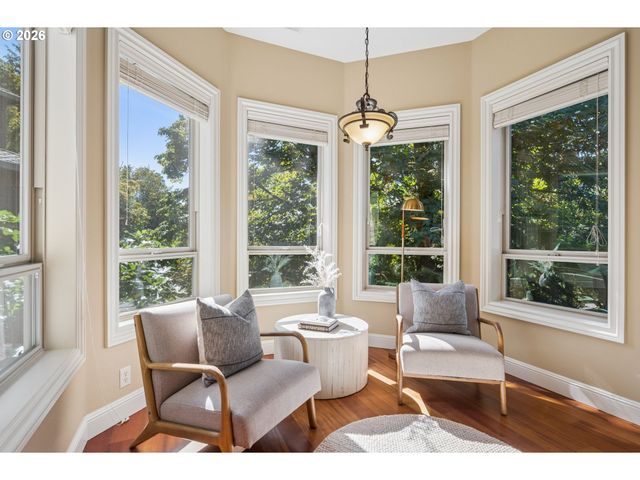 9723 Nw HENRY Ct, Portland, OR 97229