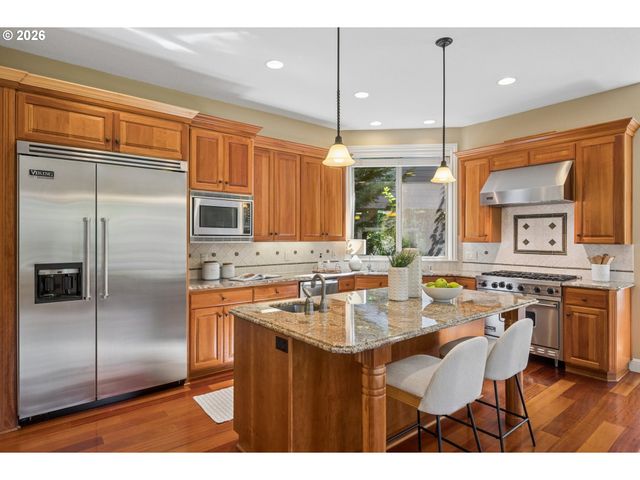 9723 Nw HENRY Ct, Portland, OR 97229