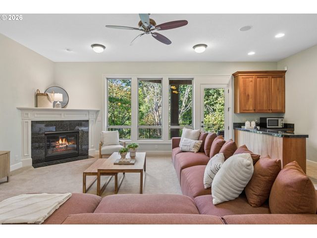 9723 Nw HENRY Ct, Portland, OR 97229