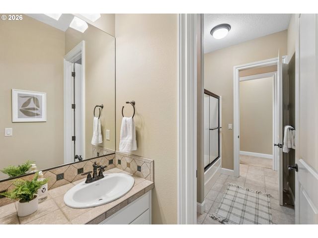 9723 Nw HENRY Ct, Portland, OR 97229