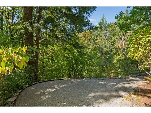 9723 Nw HENRY Ct, Portland, OR 97229