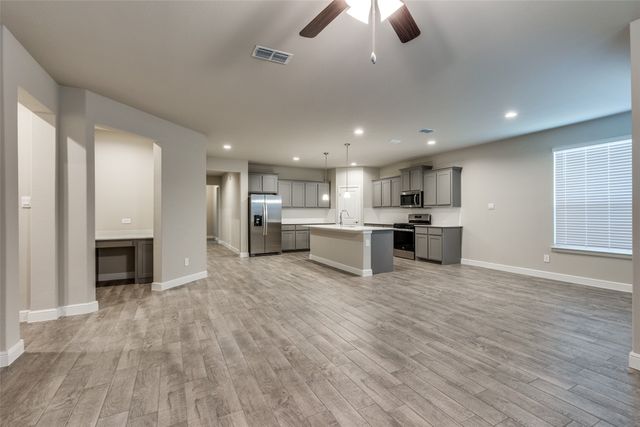 1101 Southwark Drive, Fort Worth, TX 76247
